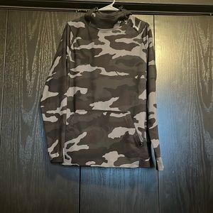 Men’s UNRL Camo Cross Over Hoodie II (M)